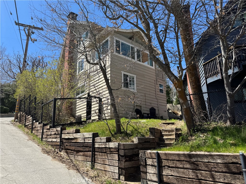 28826 Cedar Drive Lake Arrowhead, CA 92352 - Photo 21 of 23