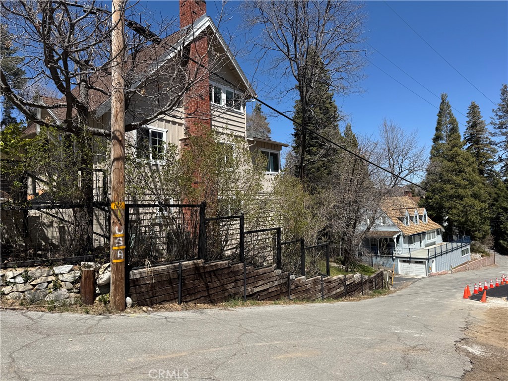 28826 Cedar Drive Lake Arrowhead, CA 92352 - Photo 22 of 23