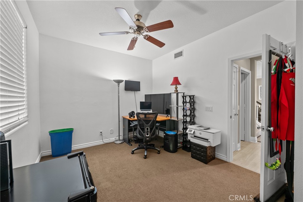 26211 Shakespeare Lane Stevenson Ranch, CA 91381 - Photo 22 of 54