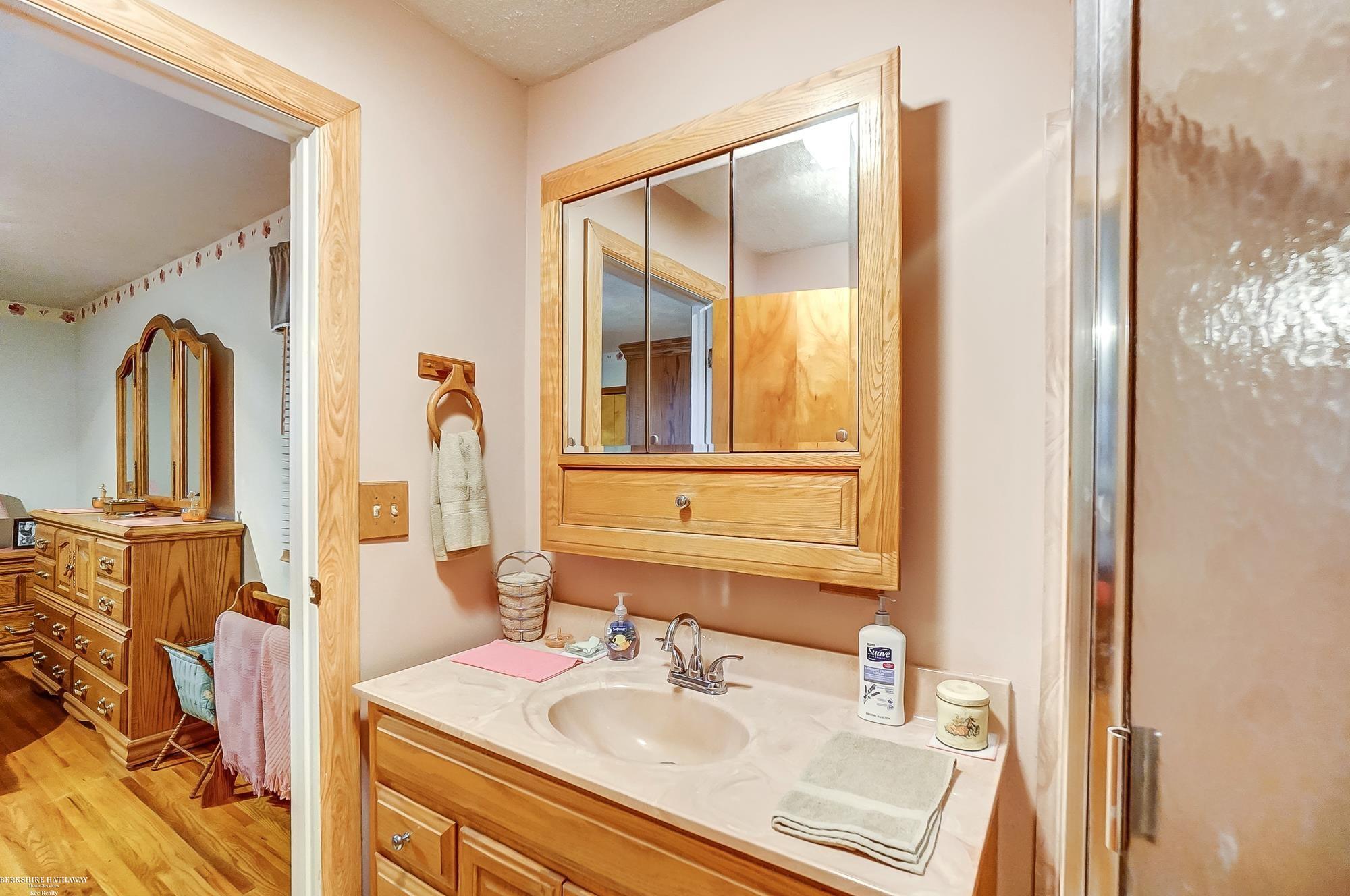 3654 Heiss Road Monroe, MI 48162 - Photo 29 of 55 50106204-28.JPG