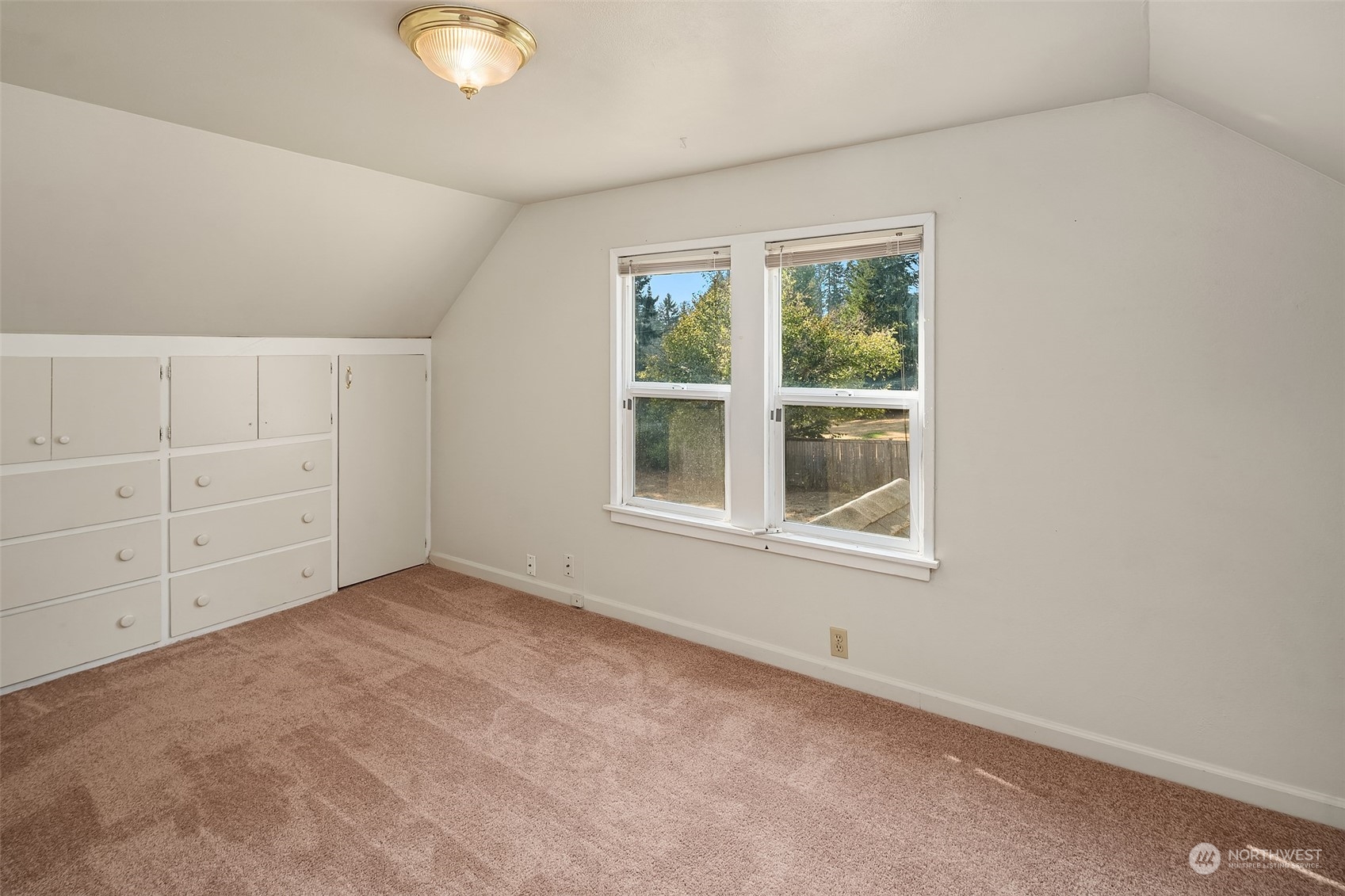 330 Highway 3 Shelton, WA 98584 - Photo 23 of 39 an empty room with windows
