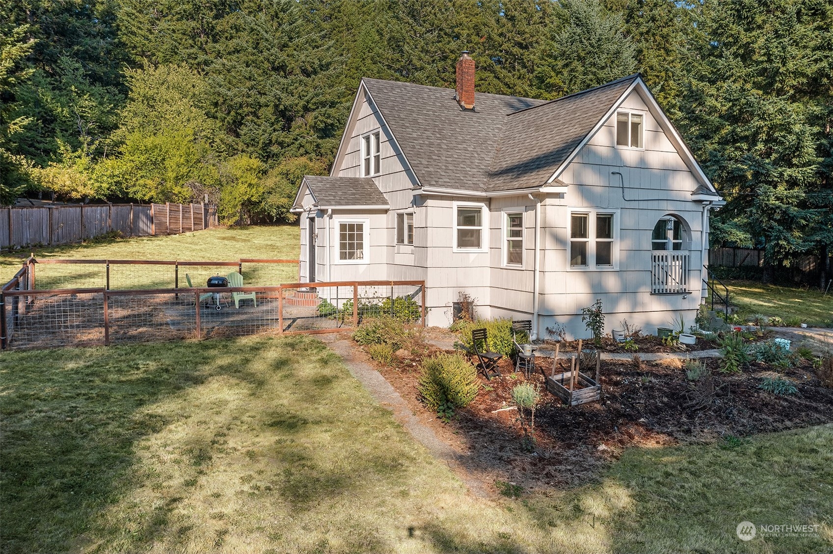 330 Highway 3 Shelton, WA 98584 - Photo 32 of 39 a view of a house with a yard