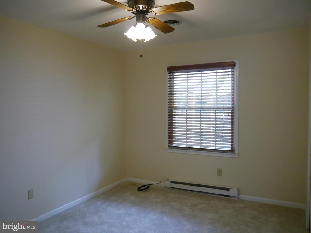 114 Rawlings Road Gaithersburg, MD 20877 - Photo 18 of 28 Bedroom