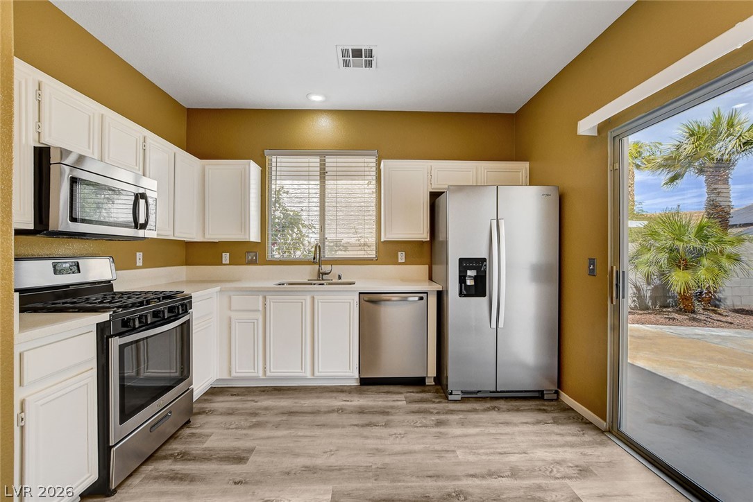 286 Manzanita Ranch Lane Henderson, NV 89012 - Photo 10 of 50 Kitchen