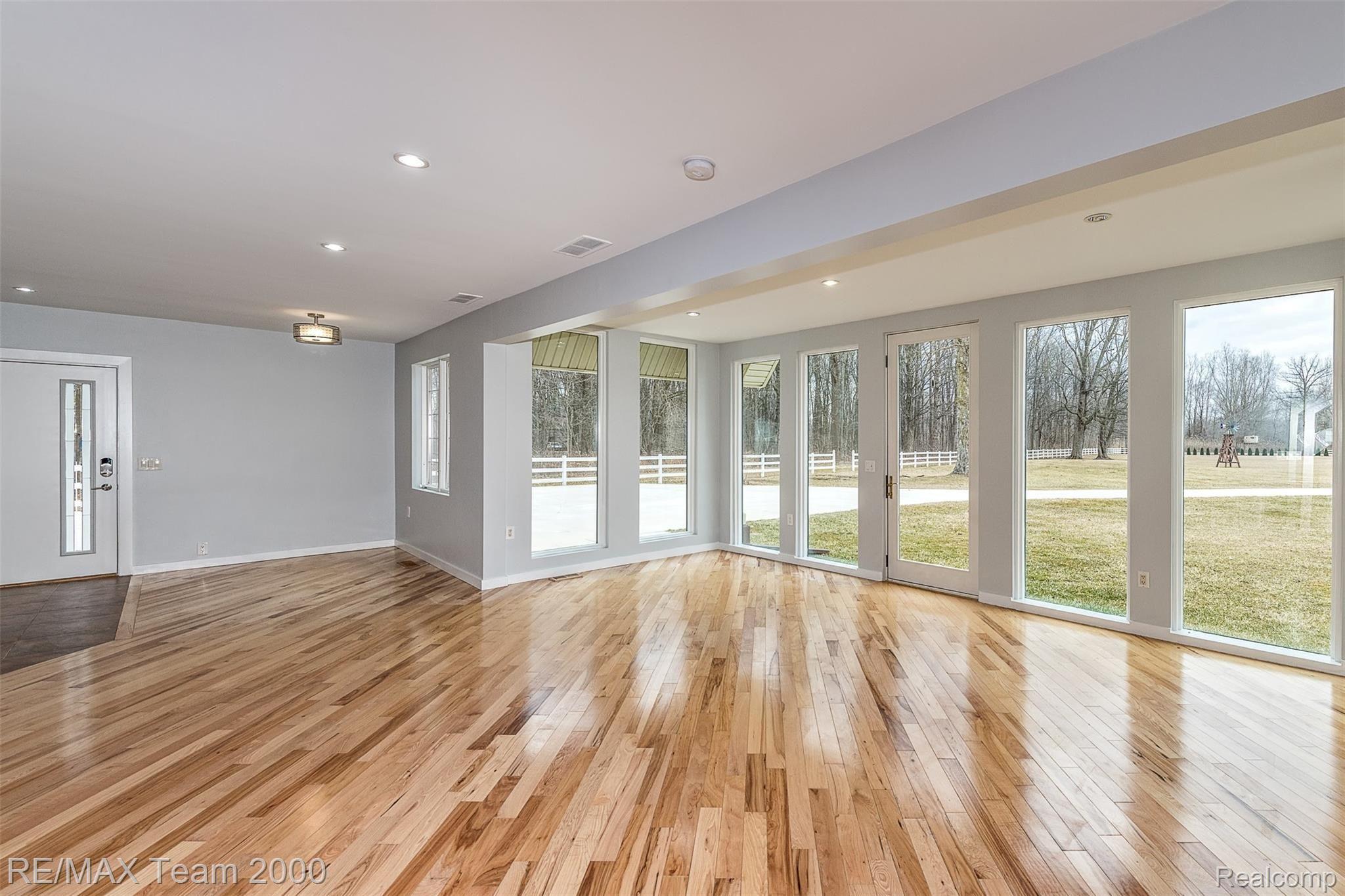 10427 Bemis Road Willis, MI 48191 - Photo 14 of 41 DSC_9267.jpg