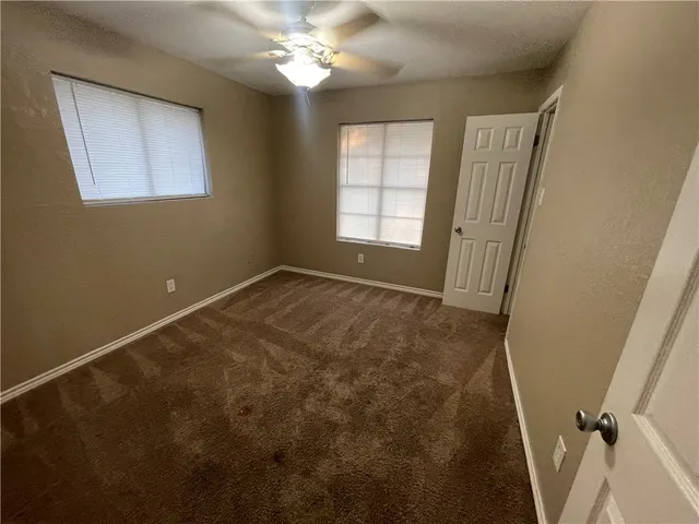 $1,750 | 302 Timber Trail Circle, Portland, TX 78374