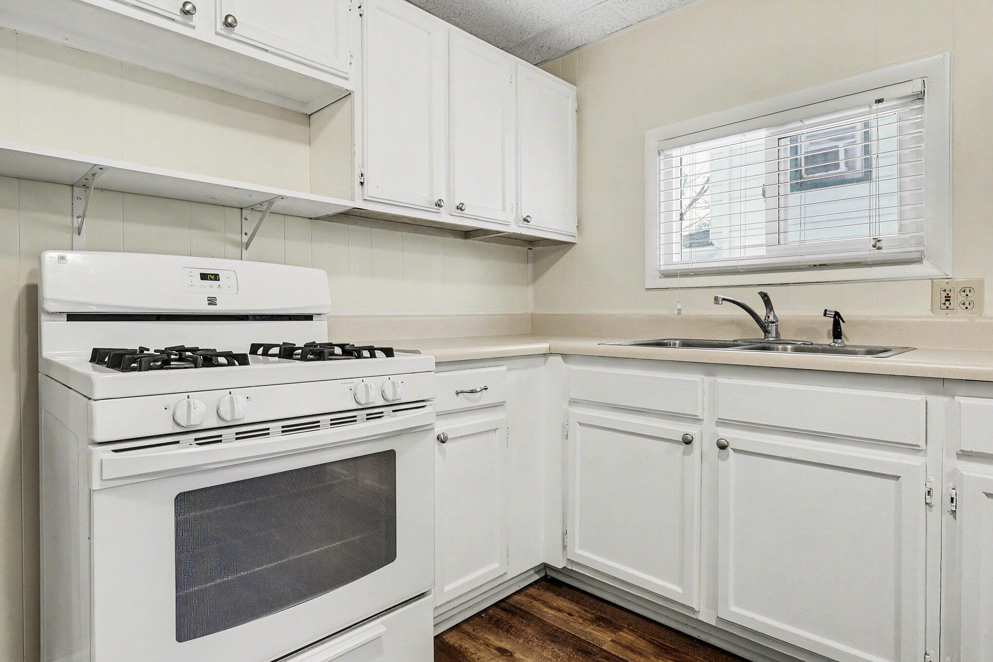 515 Harrison Street Ionia, MI 48846 - Photo 14 of 19 009_file_40