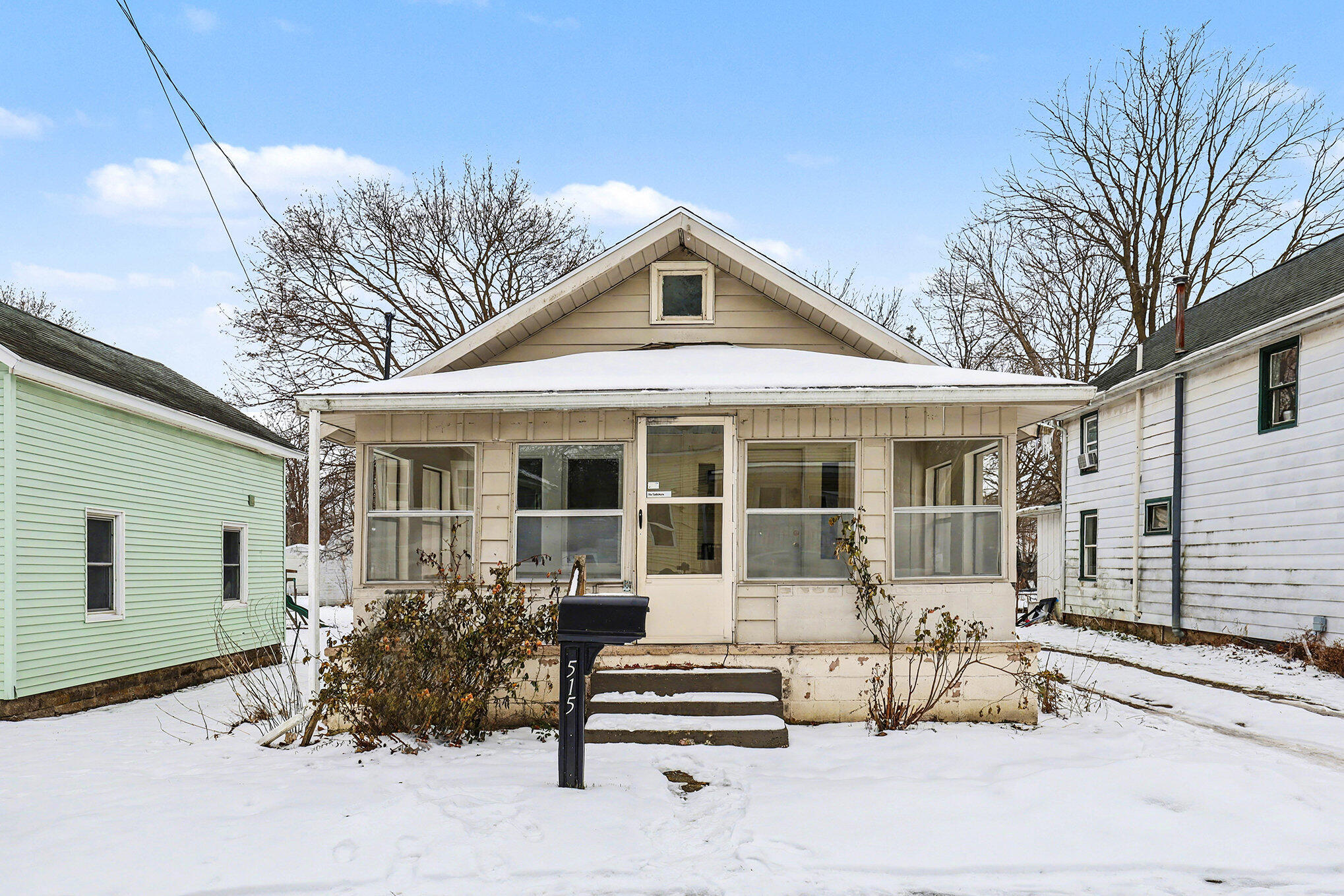 515 Harrison Street Ionia, MI 48846 - Photo 3 of 19 002_file_303