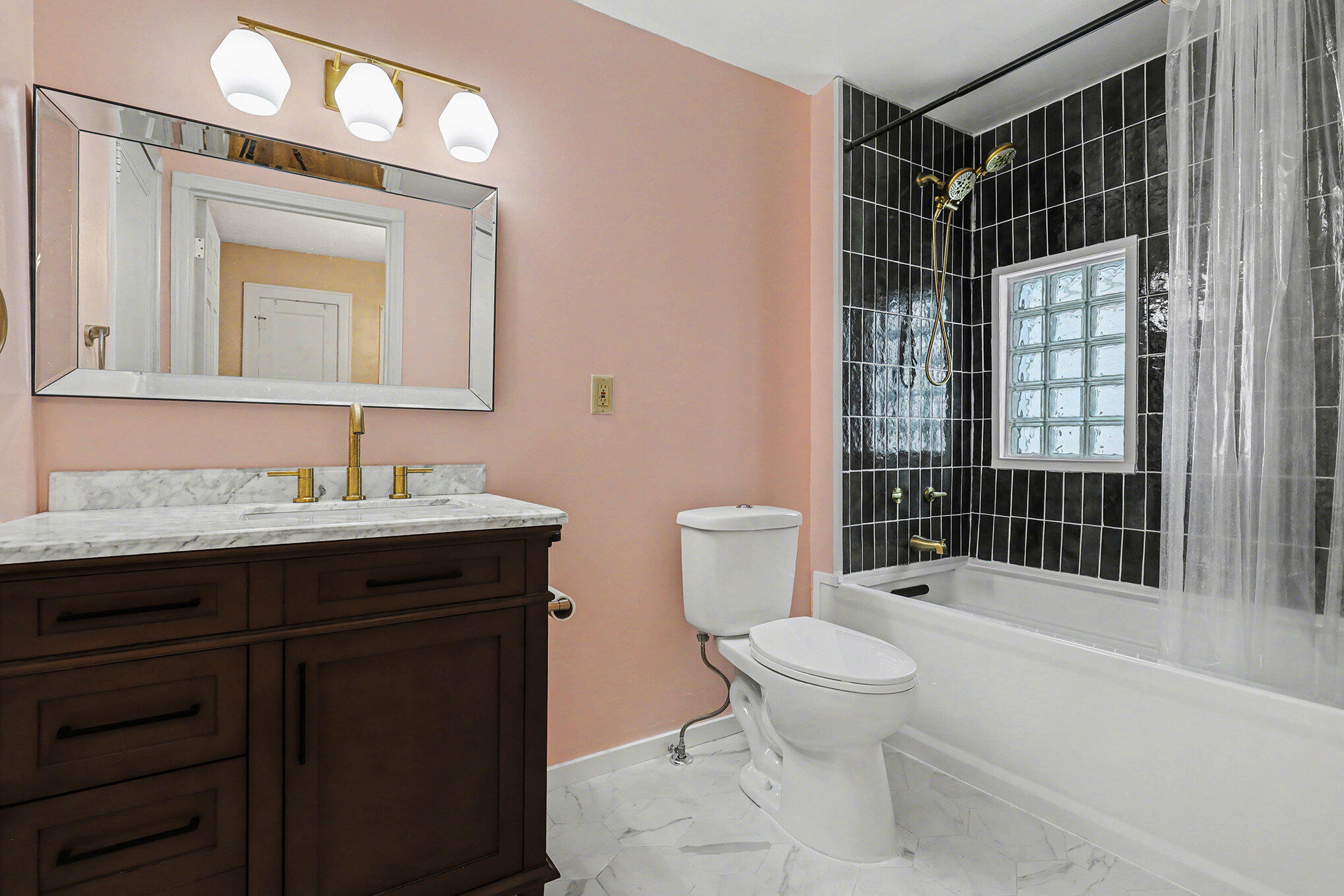 515 Harrison Street Ionia, MI 48846 - Photo 9 of 19 014_file_398