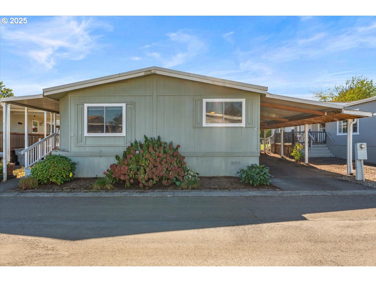 7455 Southeast King Road, Unit 11 Milwaukie, OR 97222 - Photo 3 of 48