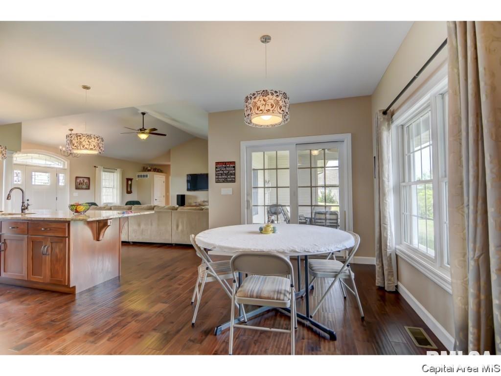 985 Fraase Road New Berlin, IL 62670 - Photo 12 of 30 Gallery Image 12