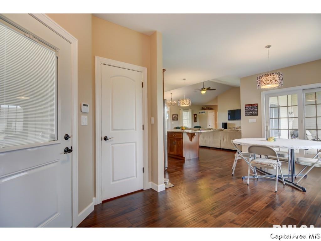 985 Fraase Road New Berlin, IL 62670 - Photo 13 of 30 Gallery Image 13