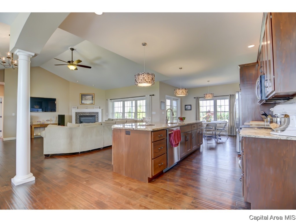 985 Fraase Road New Berlin, IL 62670 - Photo 5 of 30 Gallery Image 5