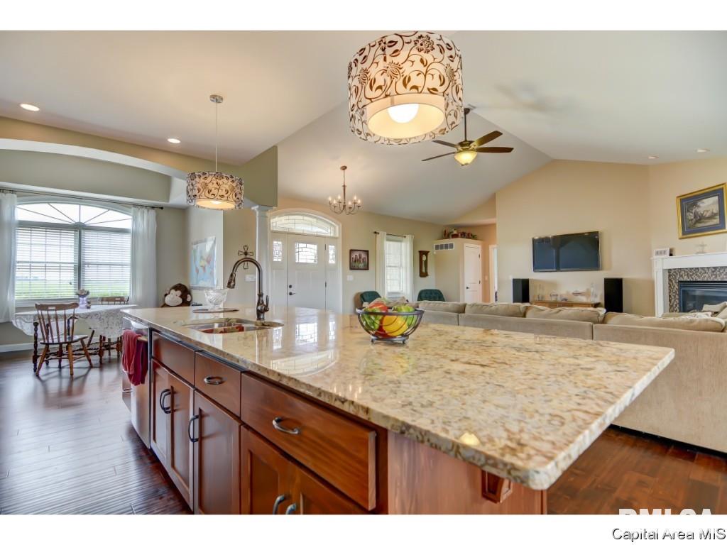 985 Fraase Road New Berlin, IL 62670 - Photo 10 of 30 Gallery Image 10