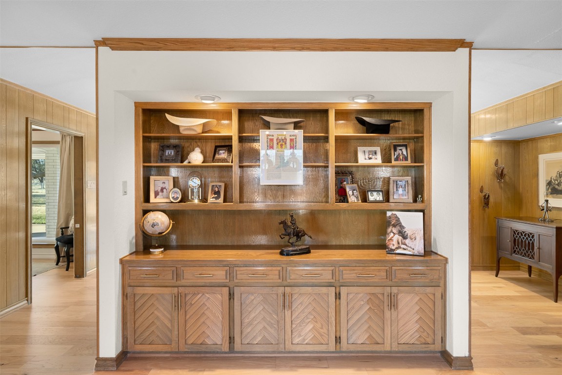 197 Live Oak Cemetery Road Killeen, TX 76542 - Photo 23 of 36 a living room with a couch