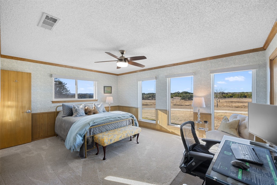 197 Live Oak Cemetery Road Killeen, TX 76542 - Photo 30 of 36 a living room with furniture and a large window