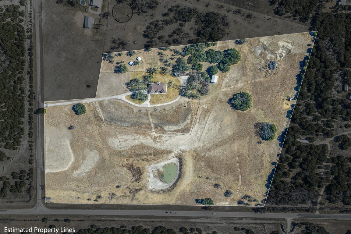 197 Live Oak Cemetery Road Killeen, TX 76542 - Photo 34 of 36 a vase of flowers sitting on a table