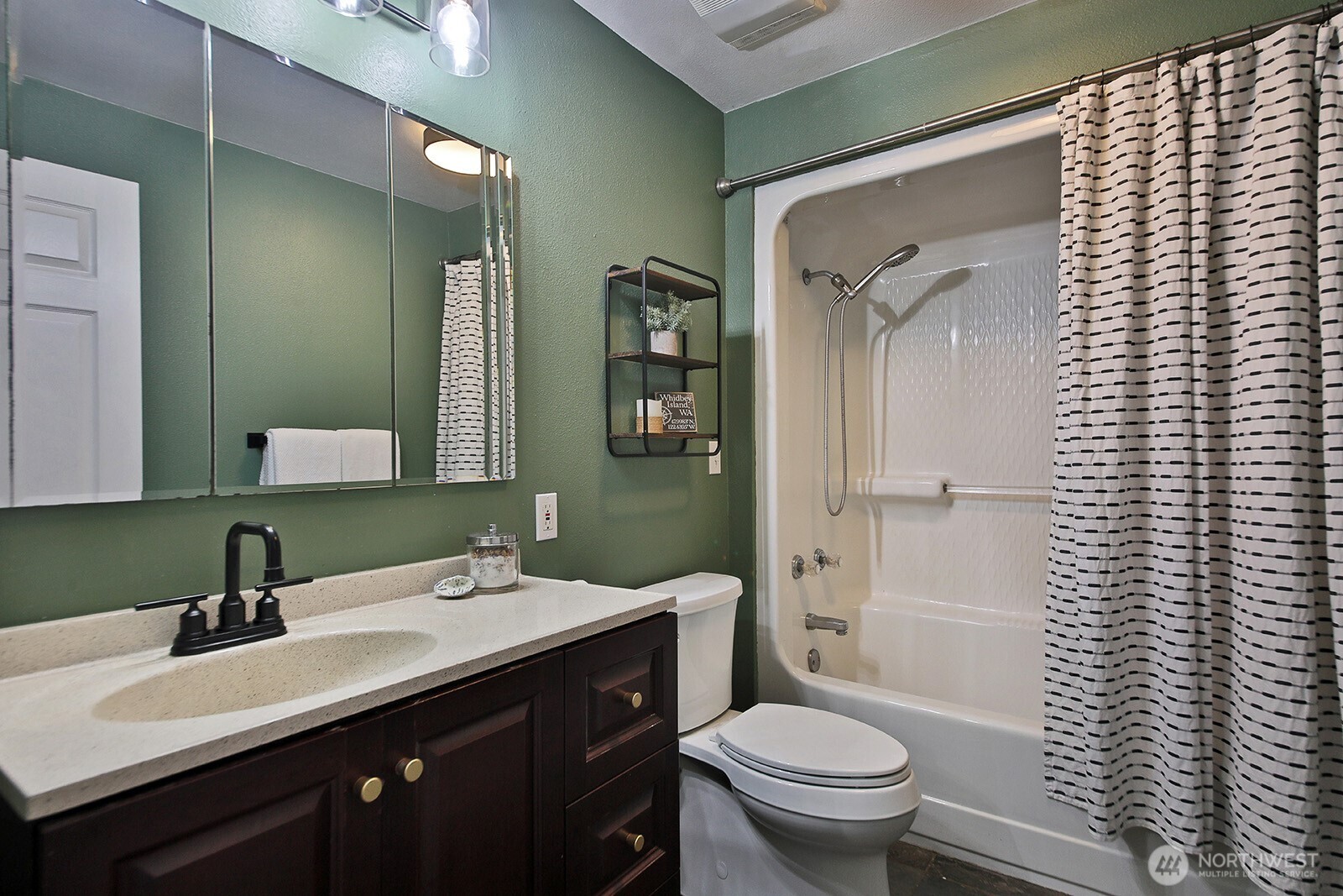 2857 Longhouse Lane Clinton, WA 98236 - Photo 13 of 36