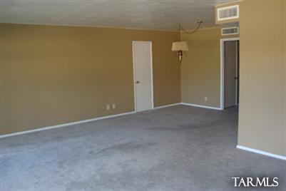 521 North Country Club Road, Unit B6 Tucson, AZ 85716 - Photo 4 of 23