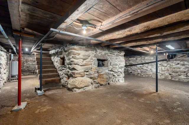 a view of empty room with an empty room