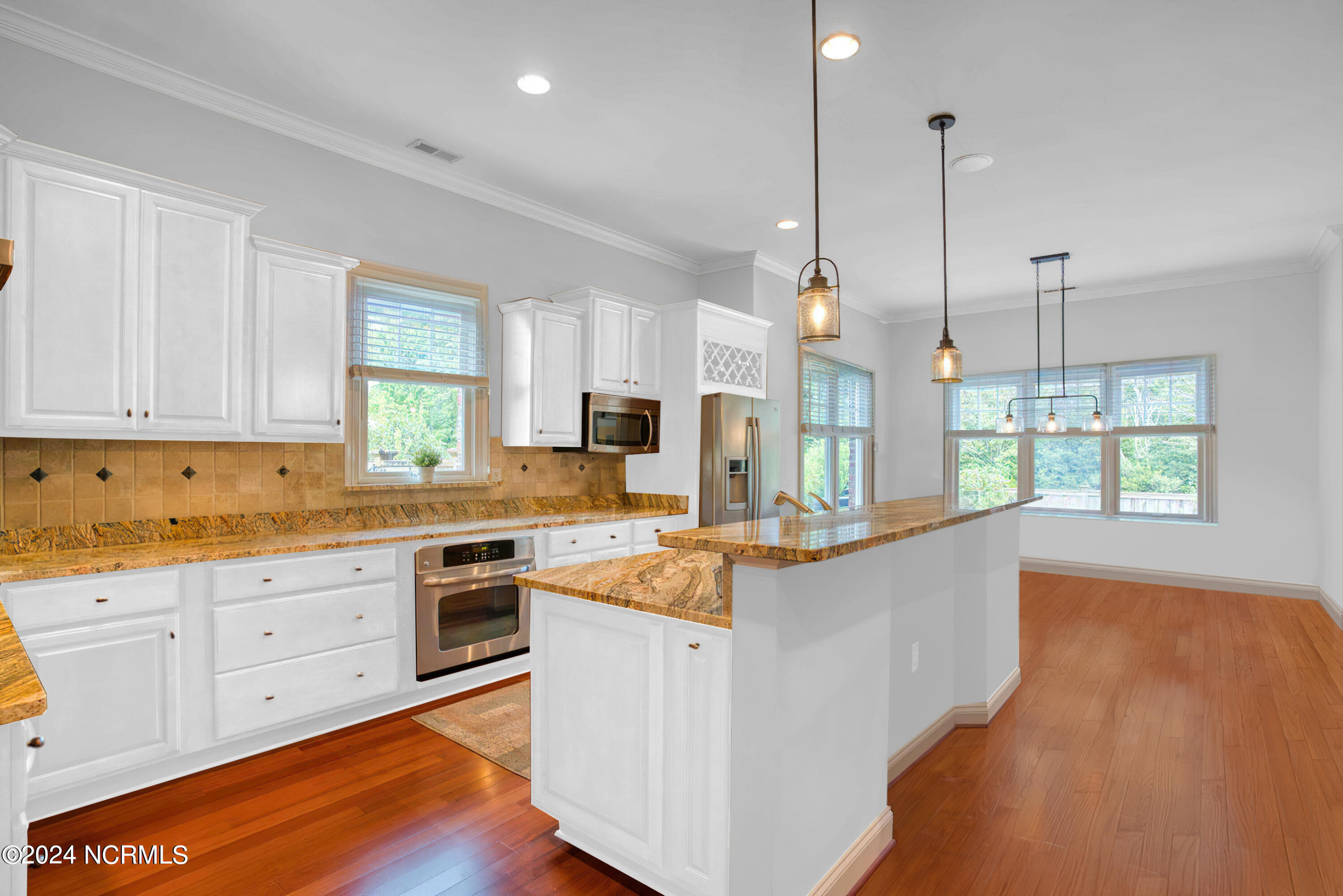 562 Tanbridge Road Wilmington, NC 28405 - Photo 57 of 72 Virtual image if cabinets & walls were painted