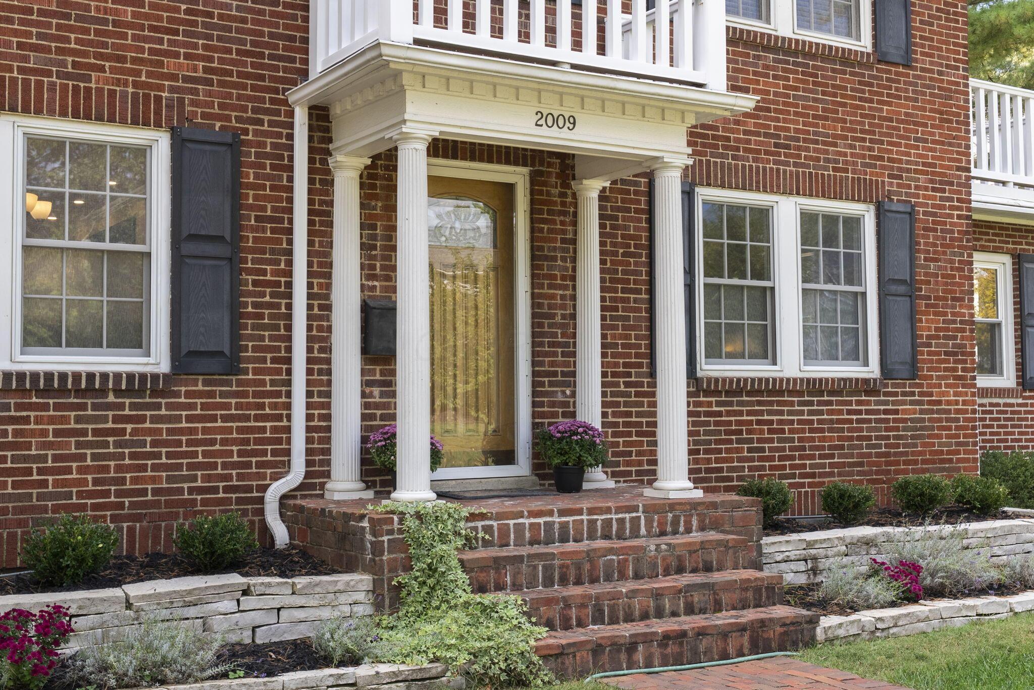 2009 North Devon Road Columbus, OH 43212 - Photo 46 of 67 Front Door