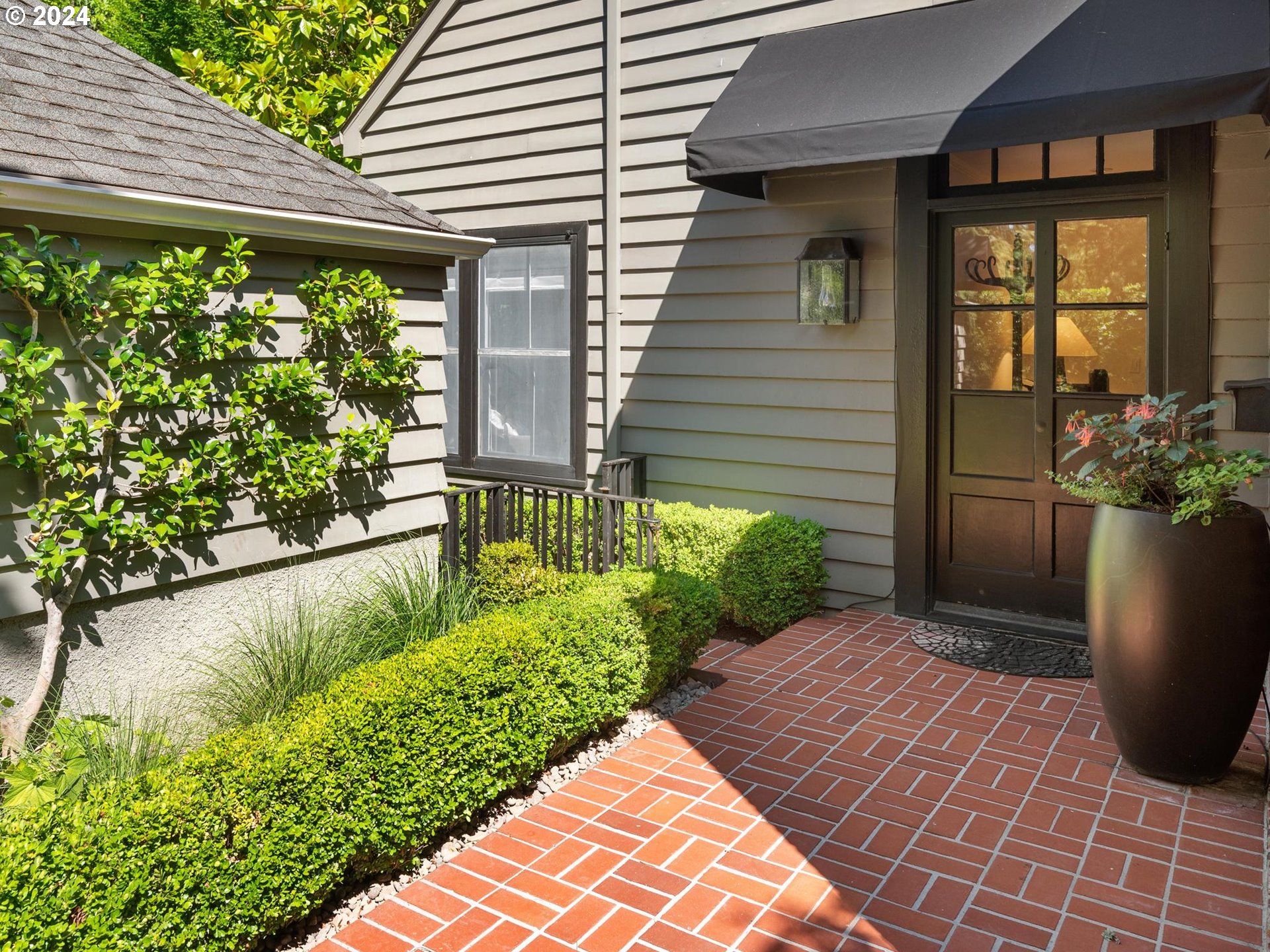 2018 Southwest Laurel Street Portland, OR 97201 - Photo 2 of 34 Gallery Image 2