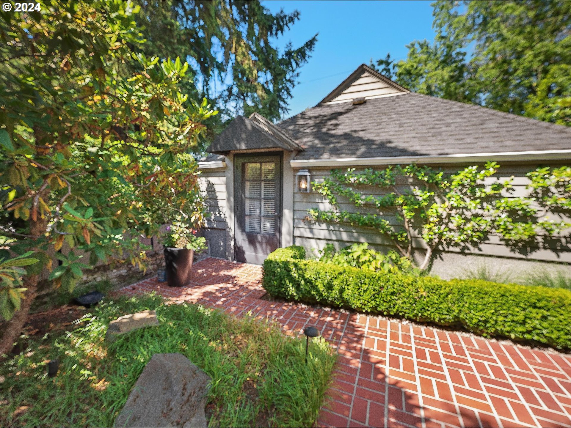 2018 Southwest Laurel Street Portland, OR 97201 - Photo 27 of 34 Gallery Image 27