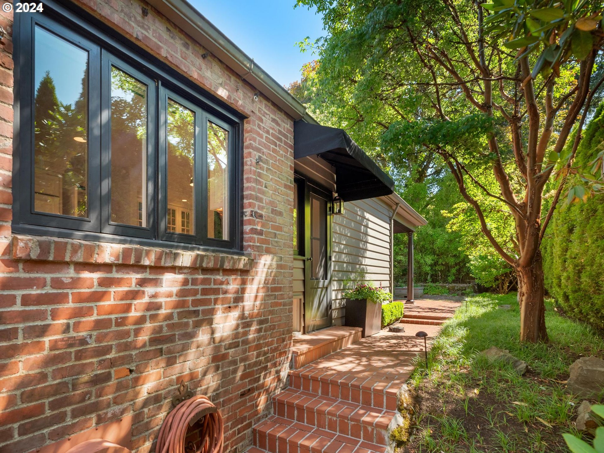 2018 Southwest Laurel Street Portland, OR 97201 - Photo 32 of 34 Gallery Image 32