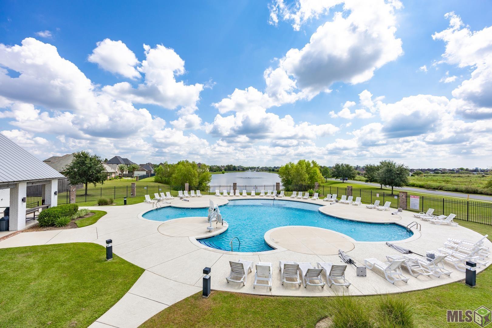 3246 Grand Field Avenue Baton Rouge, LA 70810 - Photo 2 of 10 COMMUNITY POOL
