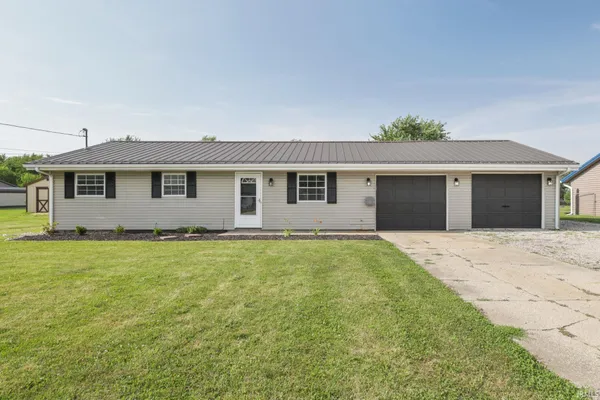 $199,900 | 2808 West Meadowcrest Lane, Muncie, IN 47303