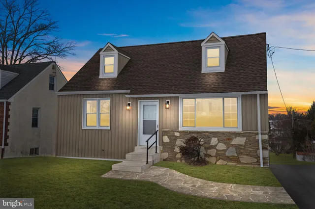 $499,900 | 513 Smithfield Avenue, Philadelphia, PA 19116