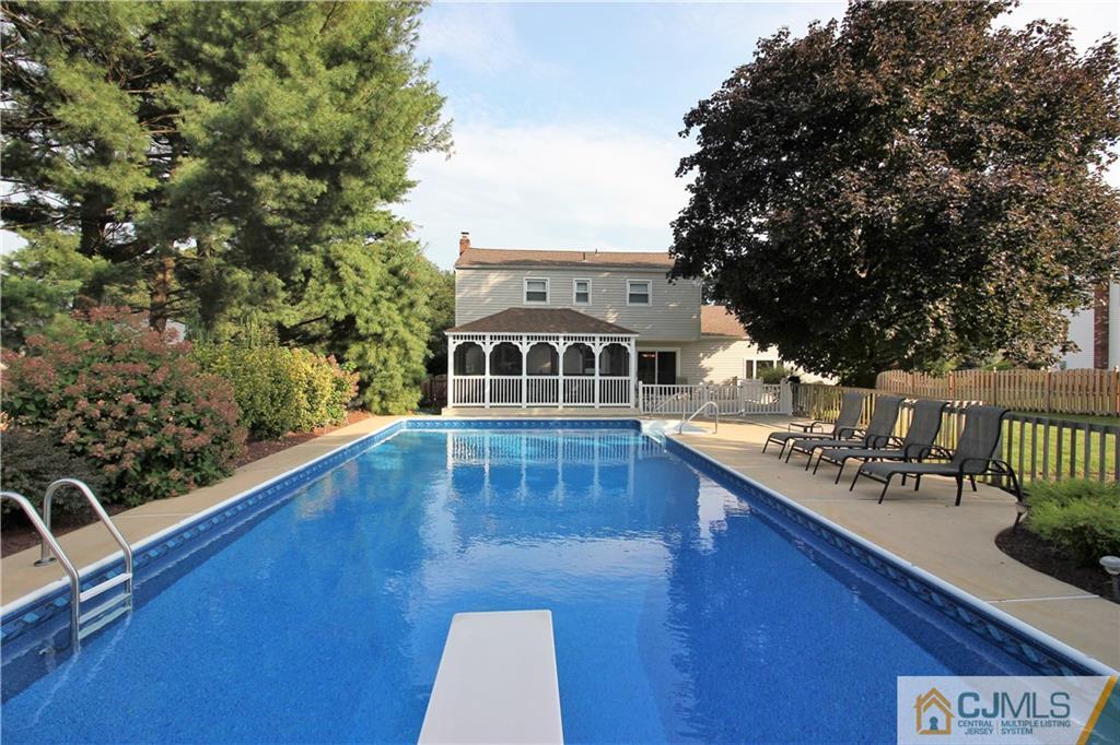 37 Buck Road East Brunswick, NJ 08816 - Photo 2 of 25 Gallery Image 2