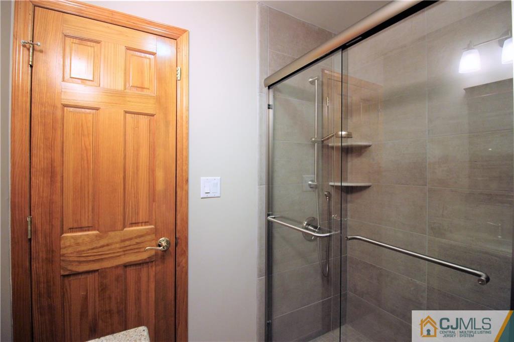 37 Buck Road East Brunswick, NJ 08816 - Photo 8 of 25 Gallery Image 8
