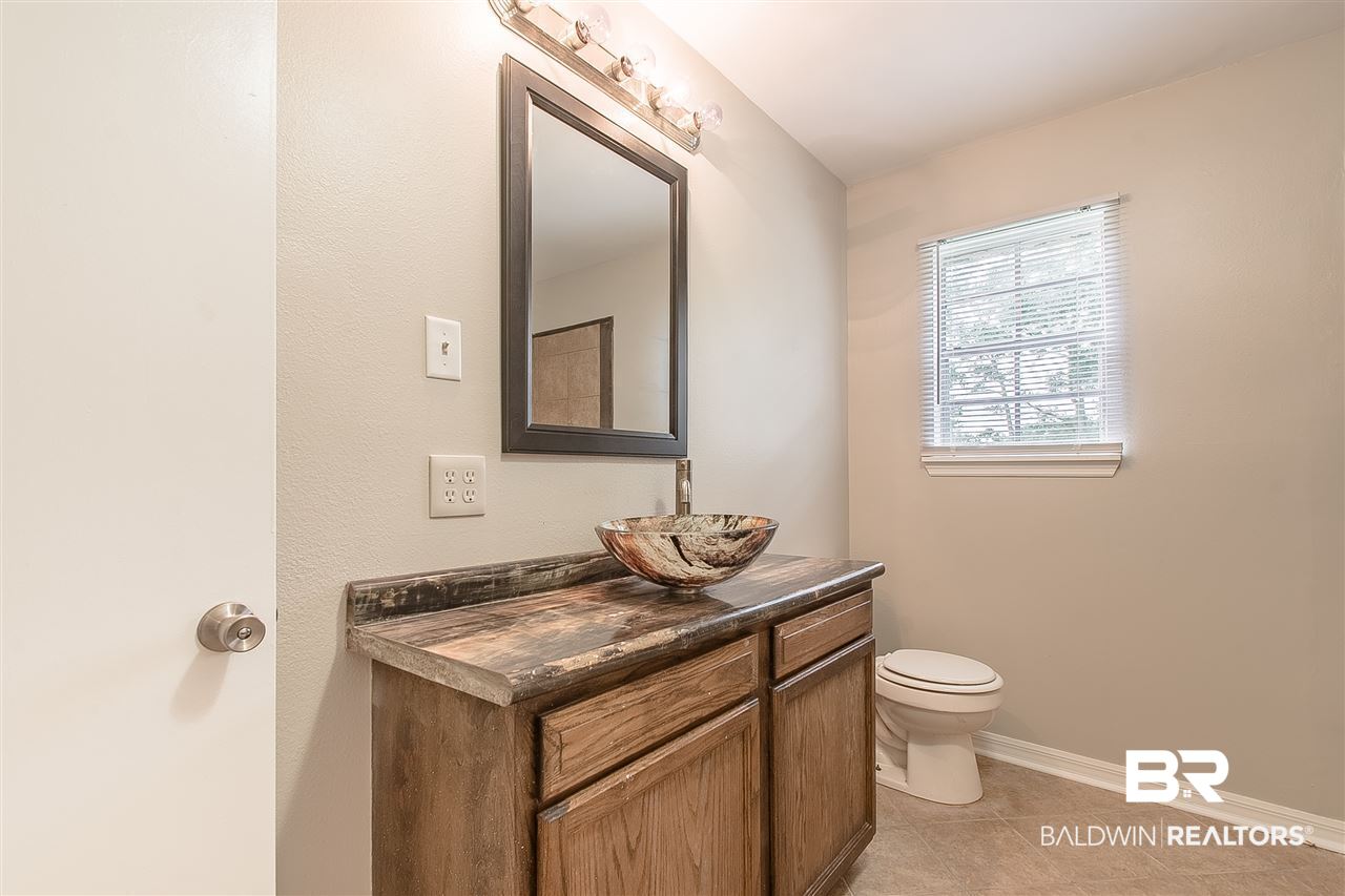 34140 Spring Run Road Stapleton, AL 36578 - Photo 18 of 36 Guest bathroom