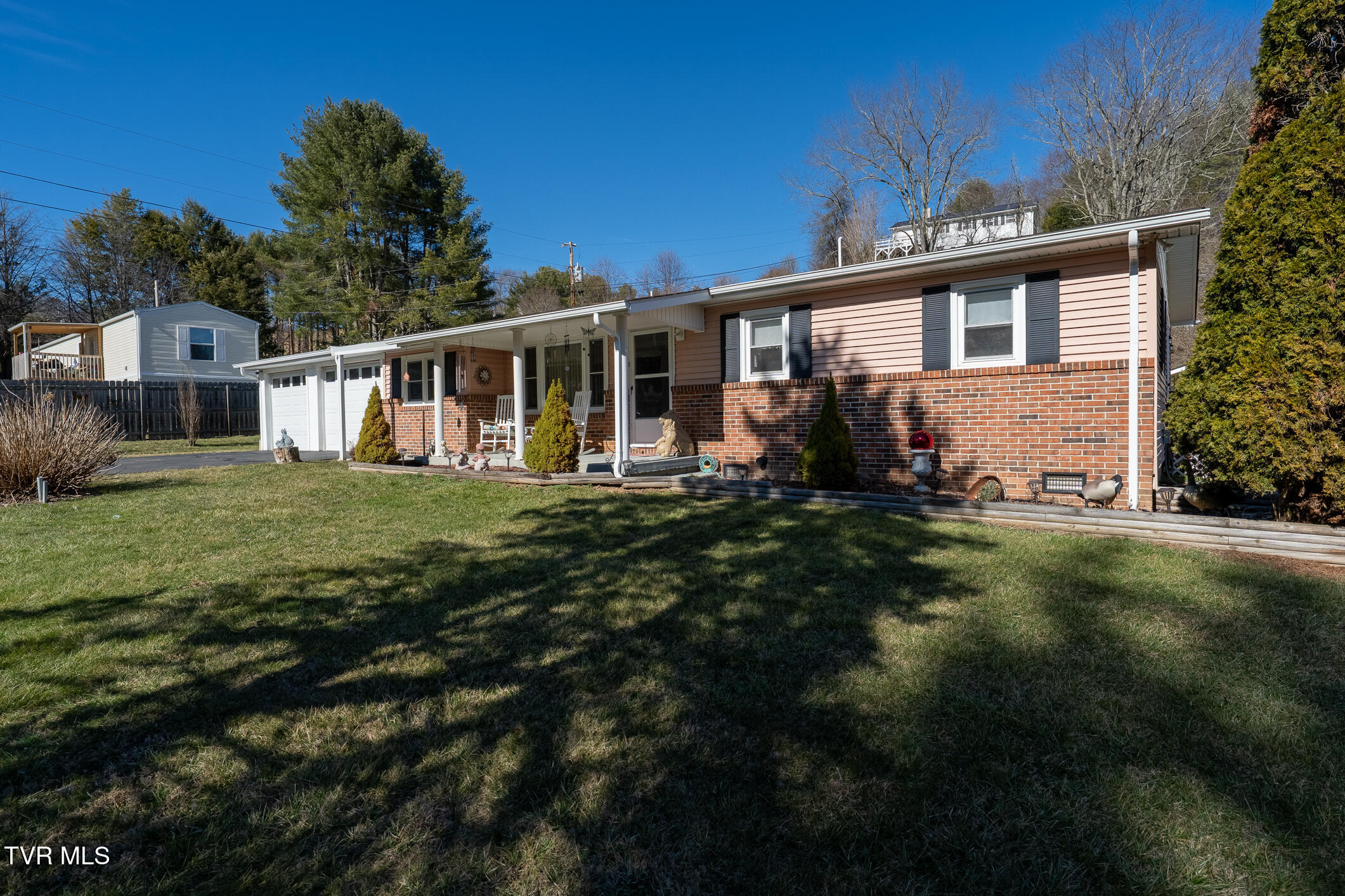 508 Hospital Road Mountain City, TN 37683 - Photo 11 of 75 508 Hospital Road (26 of 77)