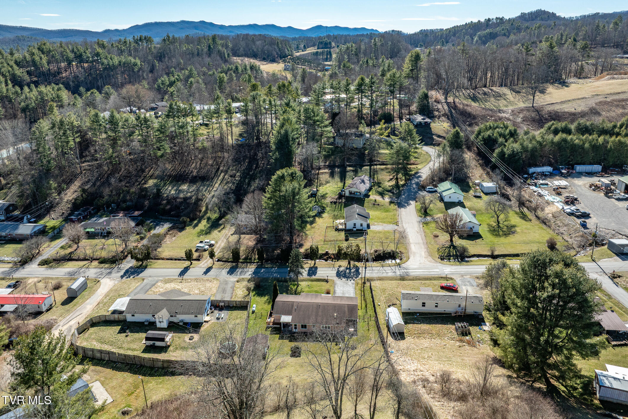 508 Hospital Road Mountain City, TN 37683 - Photo 16 of 75 508 Hospital Road (10 of 77)
