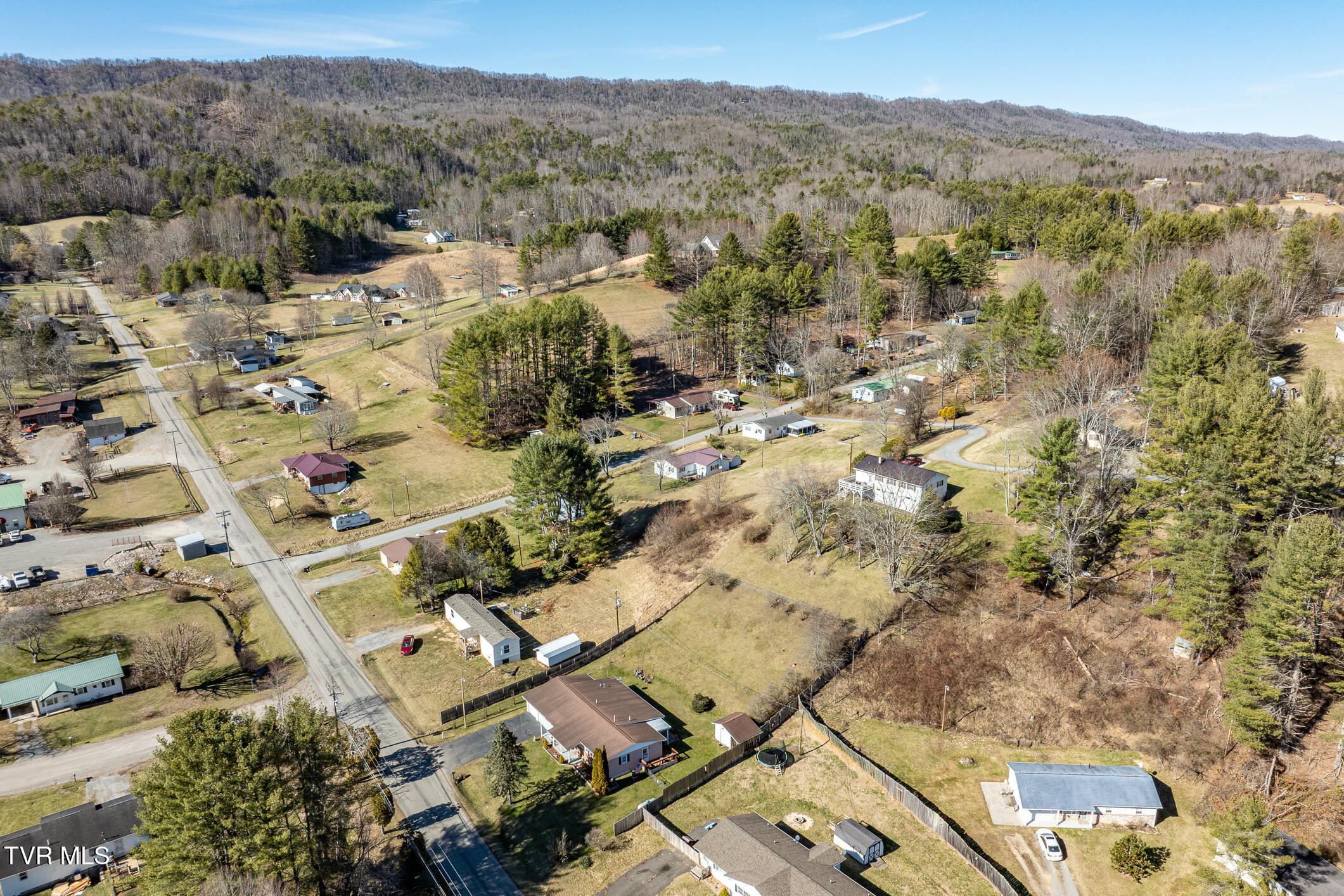 508 Hospital Road Mountain City, TN 37683 - Photo 20 of 75 508 Hospital Road (8 of 77)