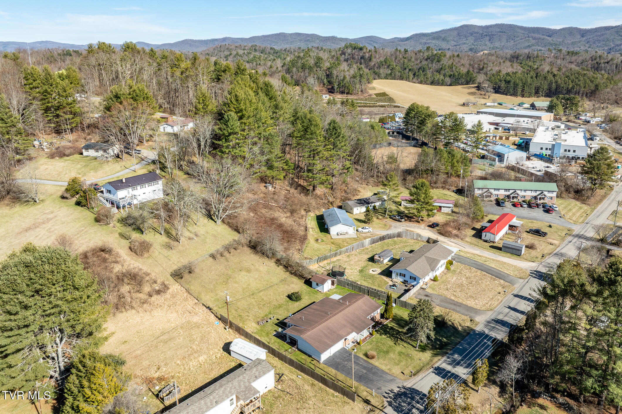 508 Hospital Road Mountain City, TN 37683 - Photo 24 of 75 508 Hospital Road (13 of 77)