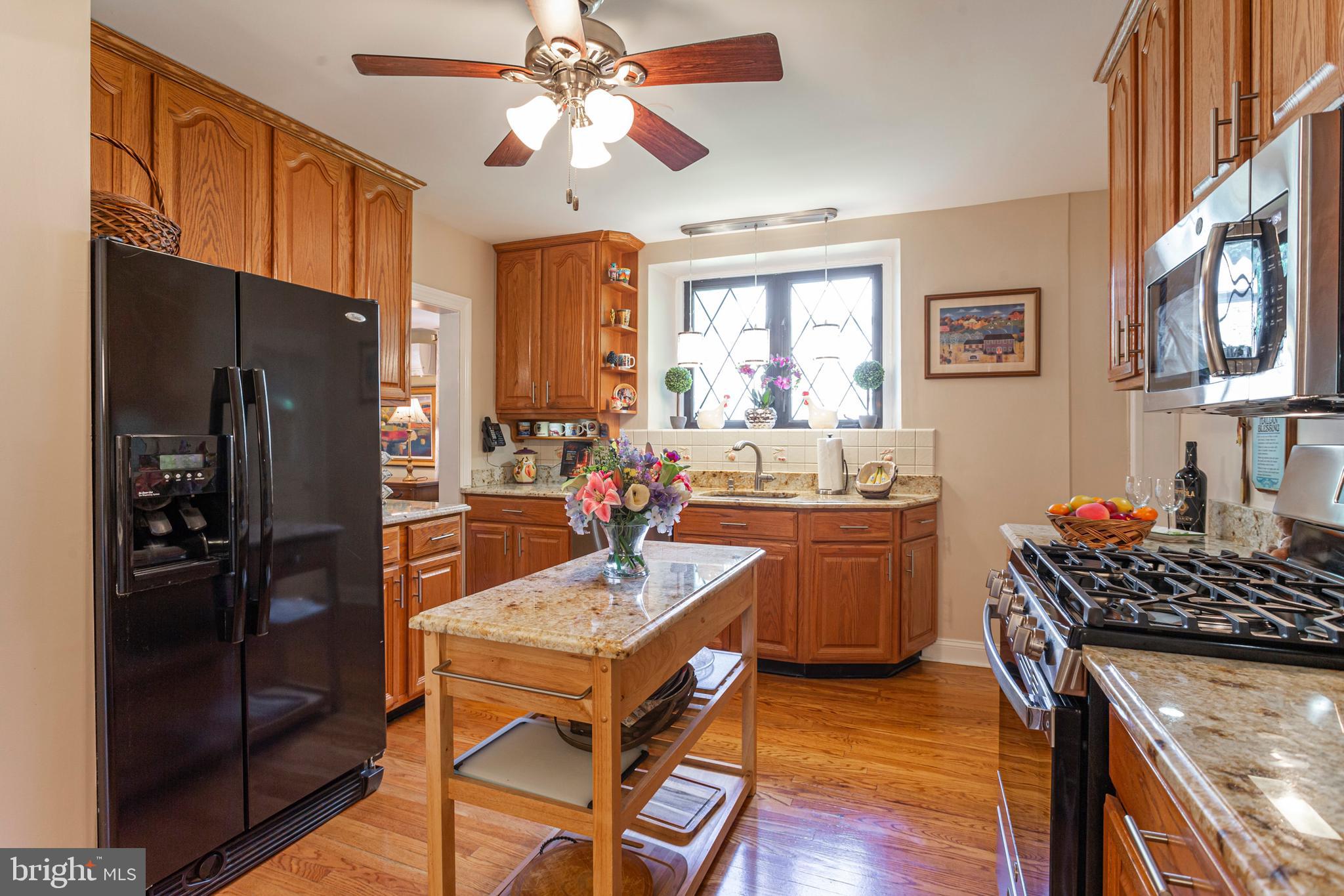 7052 Greenhill Road Philadelphia, PA 19151 - Photo 16 of 48 Kitchen