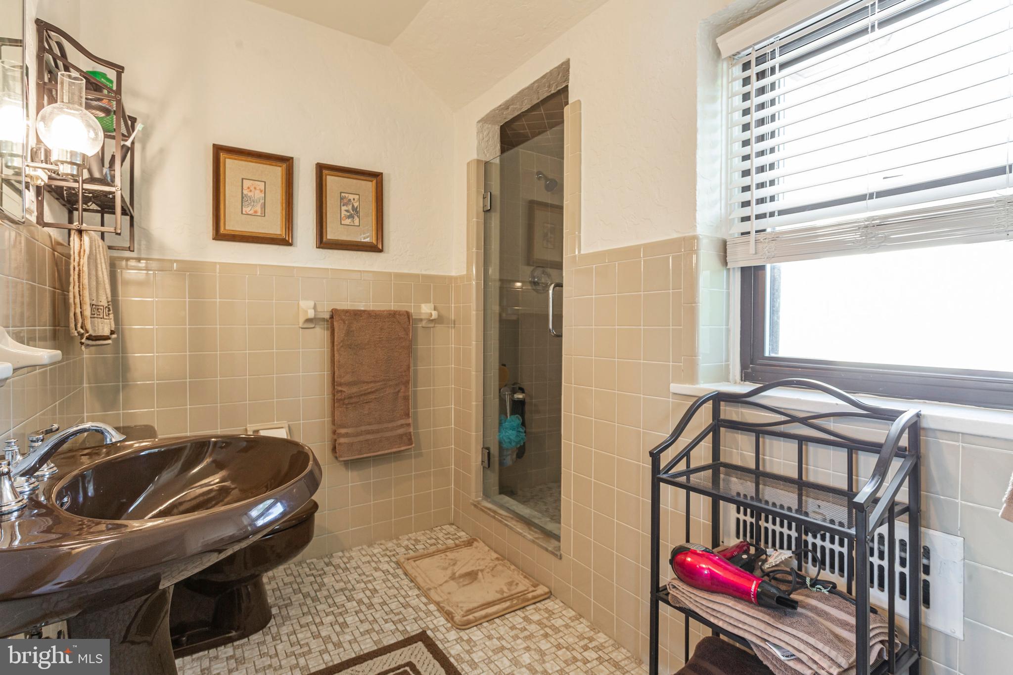 7052 Greenhill Road Philadelphia, PA 19151 - Photo 38 of 48 Master Bath