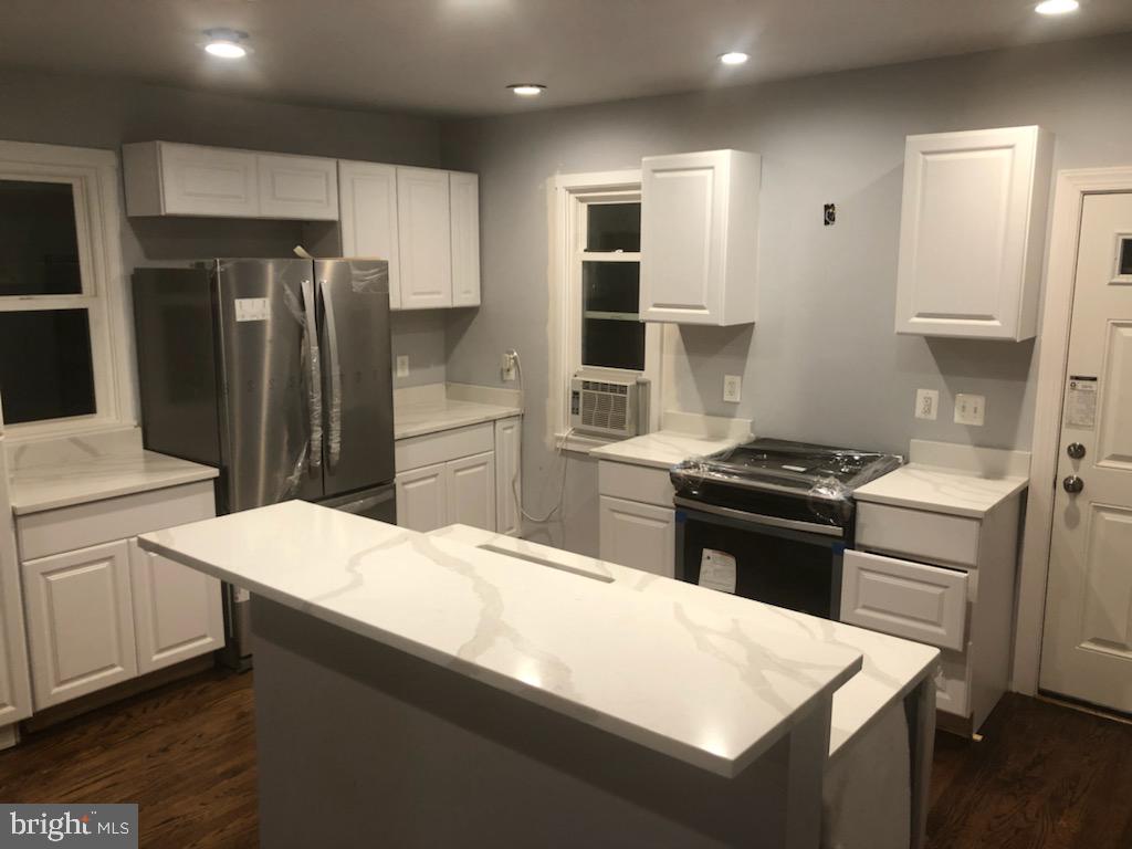 2849 Mills Avenue Northeast Washington, DC 20018 - Photo 2 of 18 Kitchen
