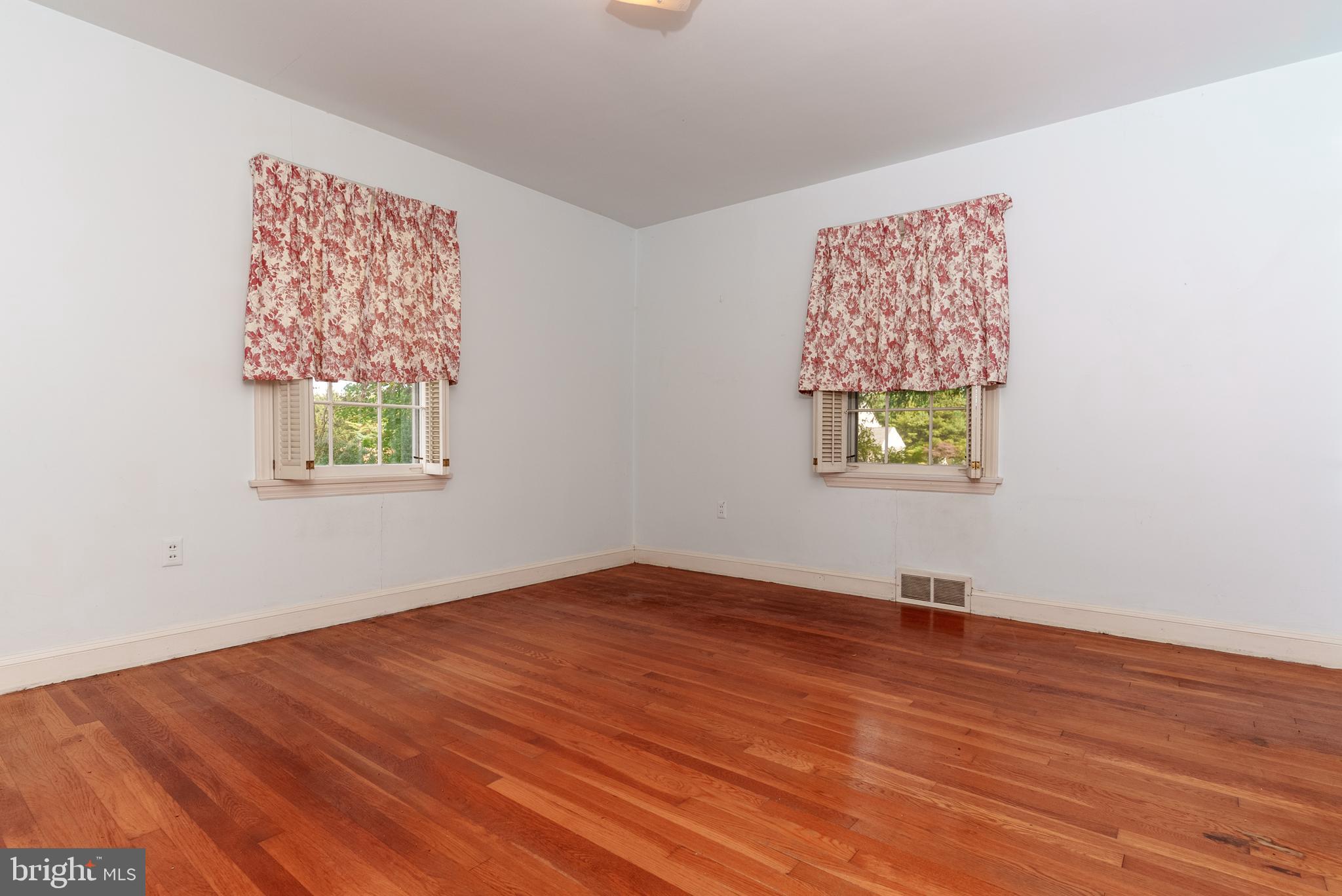 645 Doe Run Road Coatesville, PA 19320 - Photo 14 of 20 Bedroom 1