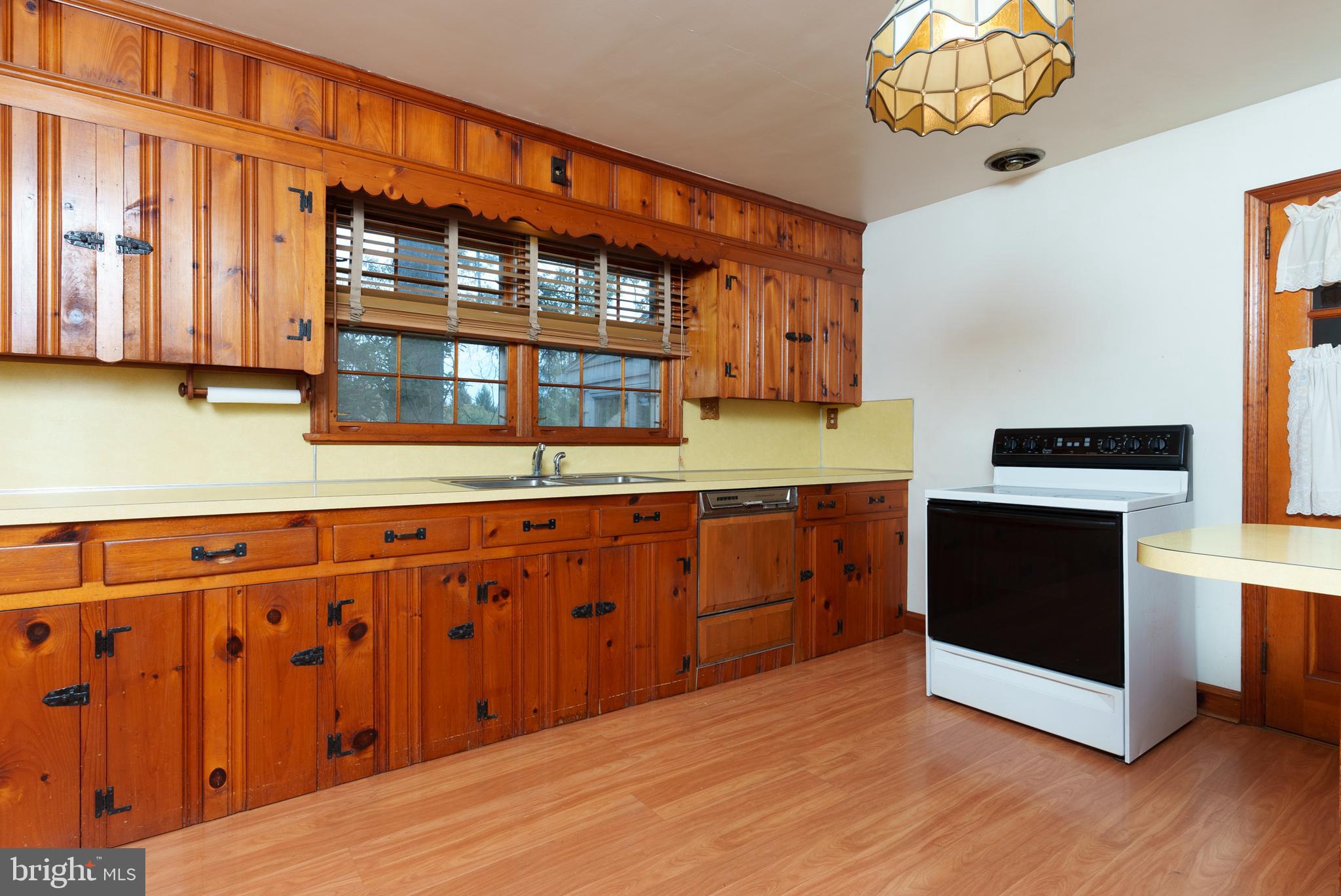 645 Doe Run Road Coatesville, PA 19320 - Photo 9 of 20 Kitchen