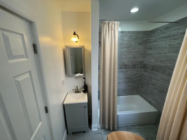 $1,650 | 5123 South Indiana Avenue, Unit 2, Chicago, IL 60615