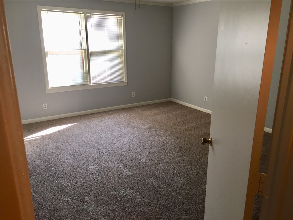 705 Franklin Boulevard Austin, TX 78751 - Photo 10 of 19 same big room