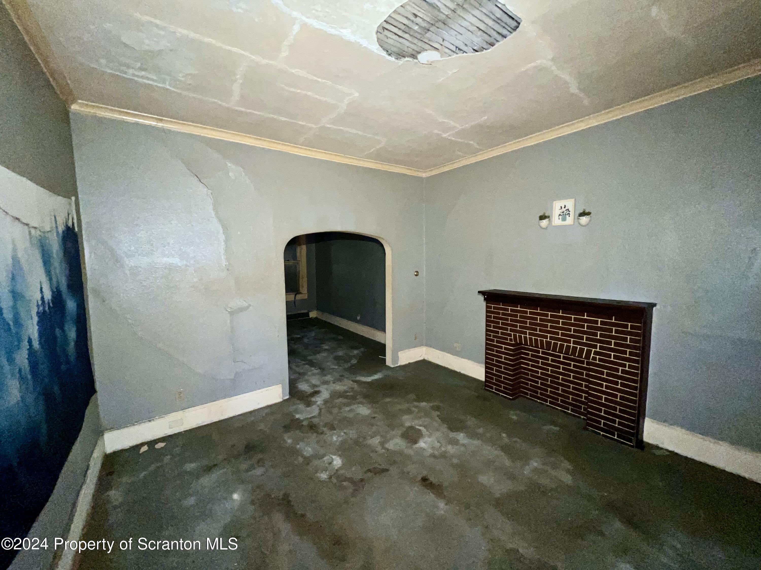 936 Providence Road Scranton, PA 18508 - Photo 5 of 8 Gallery Image 5