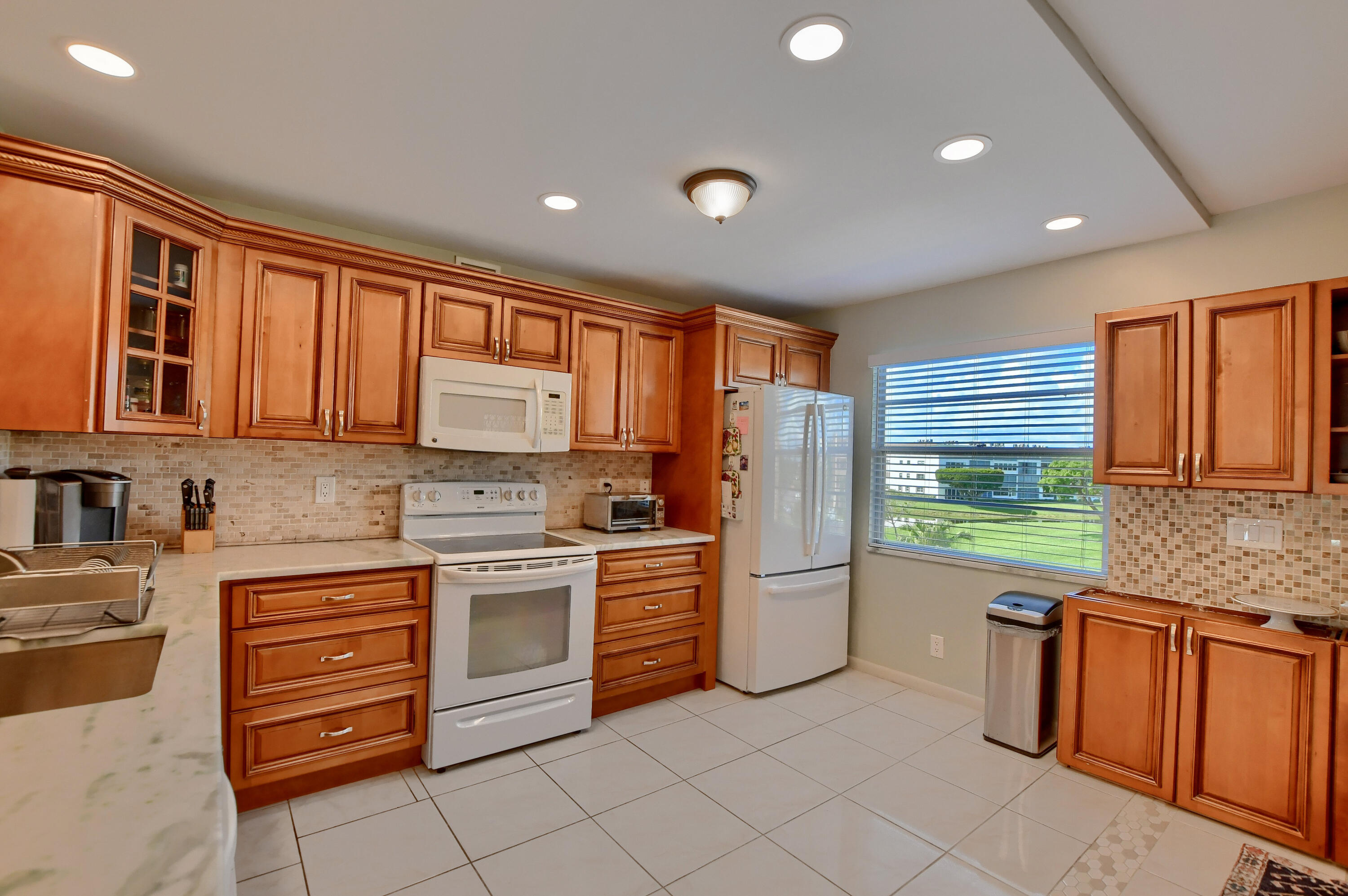 3039 Newcastle A Boca Raton, FL 33434 - Photo 4 of 52 EBF_7980-HDR(5)