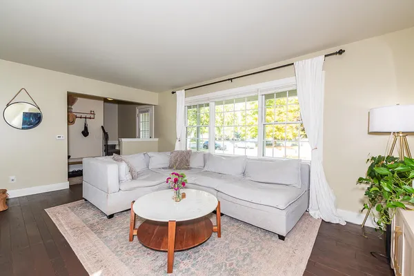 $375,000 | 2223 Surry, Schoolcraft, MI 49087