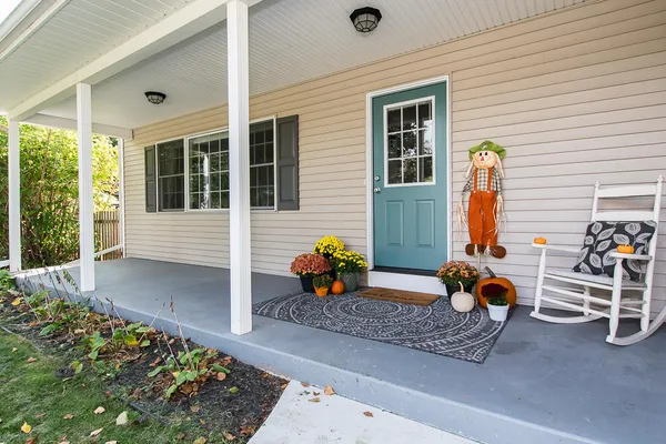 $375,000 | 2223 Surry, Schoolcraft, MI 49087